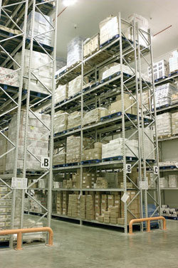 Apex wide aisle pallet racking