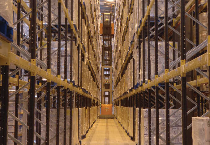 Pallet Racking Picture - Norrow Aisle Link 51 Racking