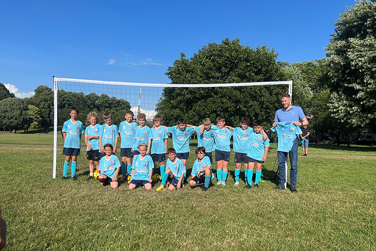 Ashton FC Under 11s new Training Kit Sponsored by BSE UK