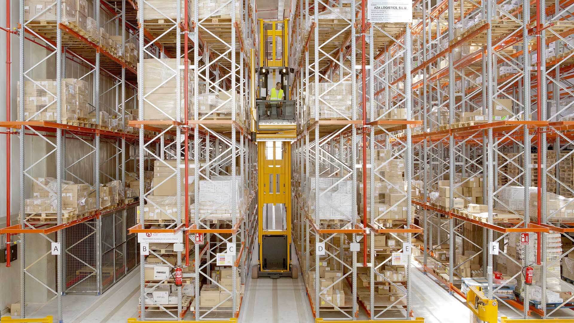 Narrow Aisle Racking (VNA) maximises vertical space for maximum storage capacity